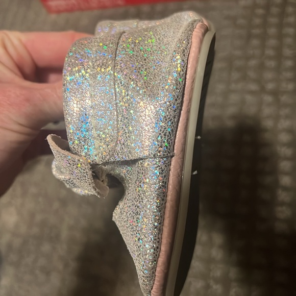 Freshly Picked bow knot moccasins with hard sole bottom size 3 - Picture 4 of 5